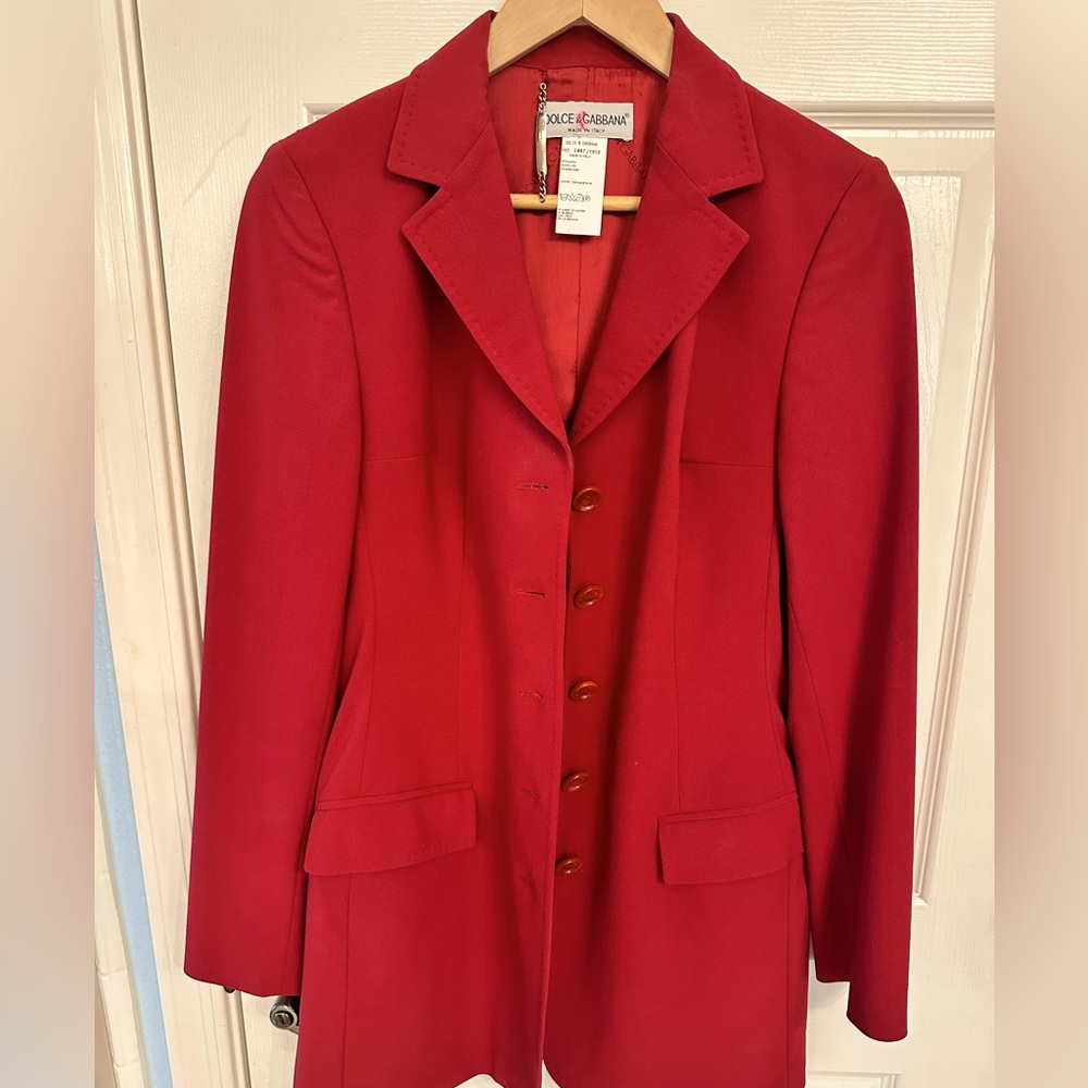 Dolce and Gabbana red suit skirt.  Size 42 (US 8). Jacket and skirt are lined.